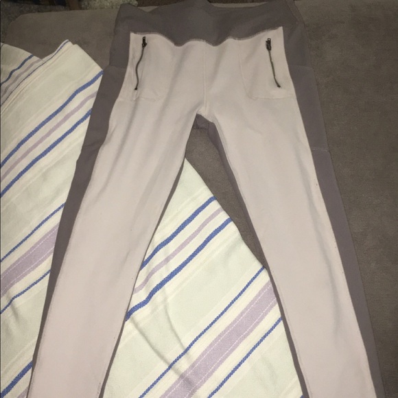 Fabletics medium leggings - Picture 3 of 4